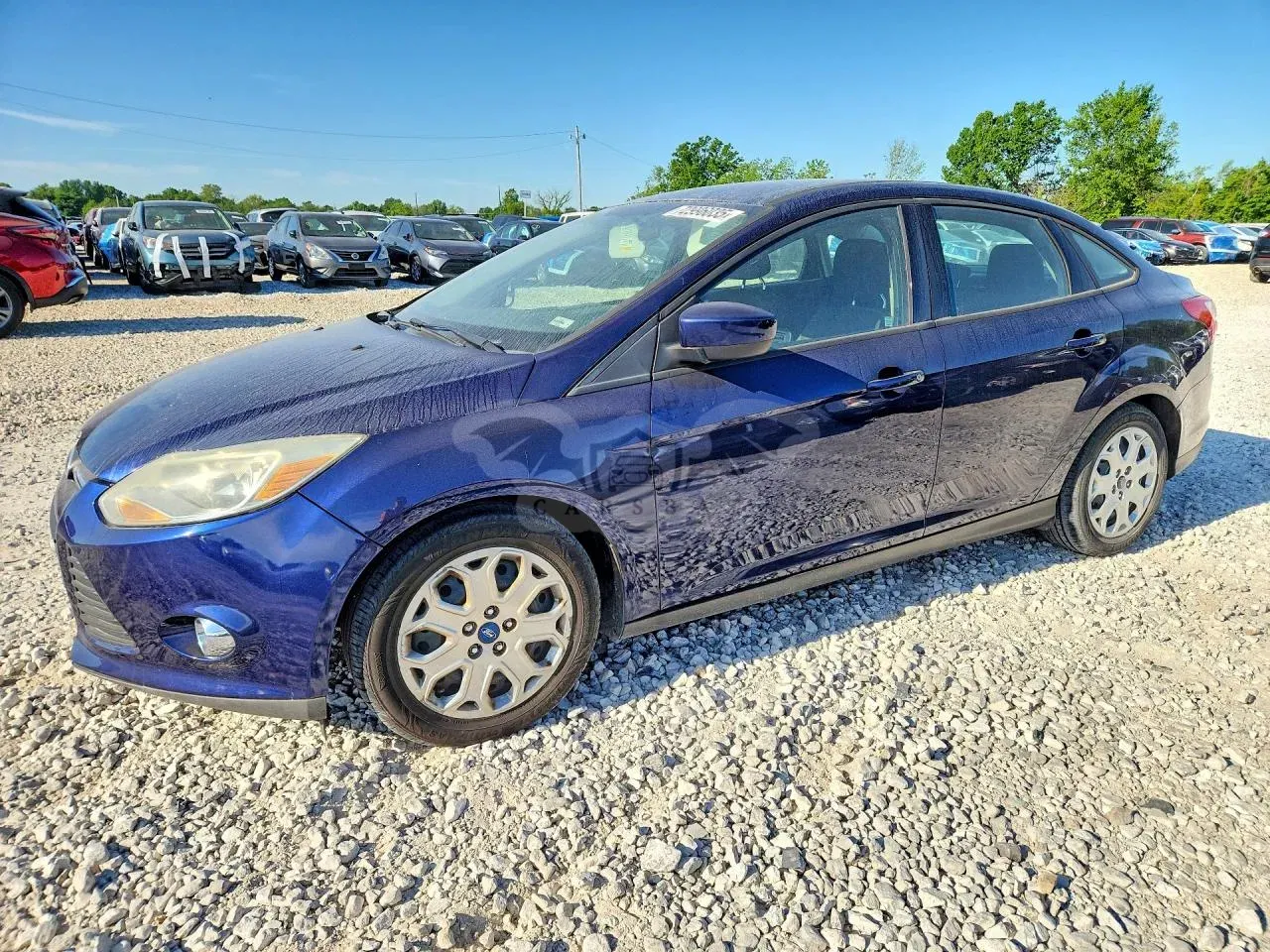Ford Focus SE 2.0L 4 2012