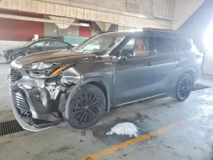 Toyota Highlander L 2.4L 4 2023