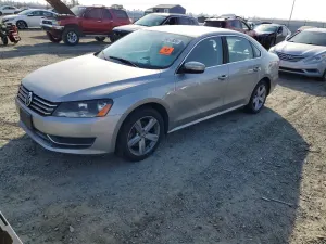 Volkswagen Passat SE 2.5L 5 2013