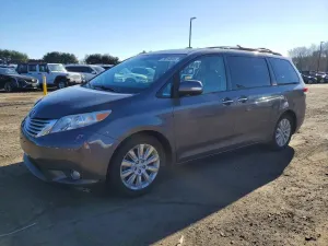 Toyota Sienna XLE 3.5L 6 2013