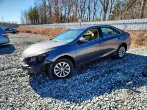 Toyota Camry LE 2.5L 4 2015