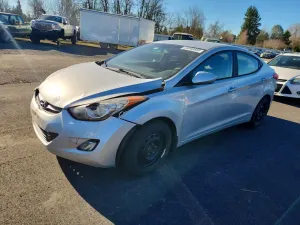 Hyundai Elantra GLS 1.8L 4 2013