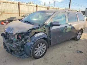 Toyota Sienna XLE 3.5L 6 2017