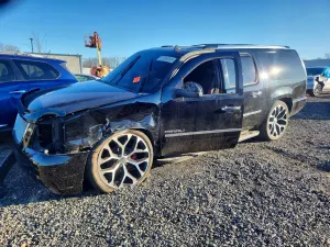 GMC Yukon DENALI 6.2L 8 2011