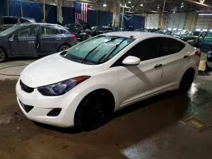 Hyundai Elantra GLS 1.8L 4 2013