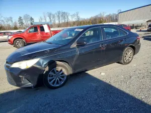 Toyota Camry LE 2.5L 4 2016