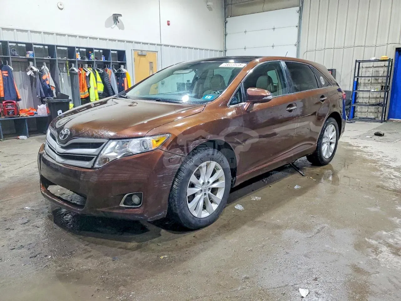 Toyota Venza LE 2.7L 4 2014