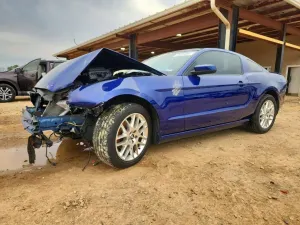 Ford Mustang 3.7L 6 2014