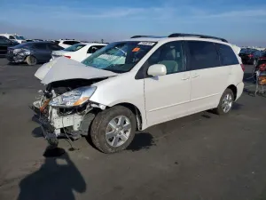Toyota Sienna XLE 3.3L 6 2004