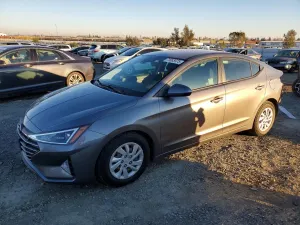 Hyundai Elantra SE 2.0L 4 2020