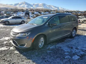 Chrysler Pacifica TOURING L PLUS 3.6L 6 2017