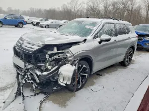 Mitsubishi Outlander SEL 2.5L 4 2022