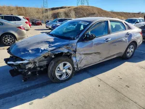 Hyundai Elantra SE 2.0L 4 2024