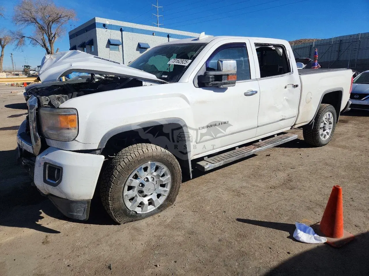 GMC Sierra K2500 DENALI 6.6L 8 2016