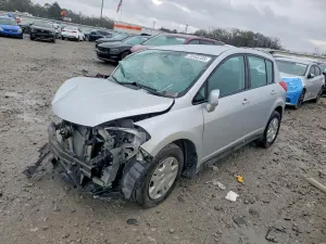 Nissan Versa S 1.8L 4 2010