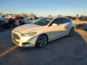 Ford Fusion SE 2.5L 4 2014