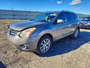 Nissan Rogue S 2.5L 4 2013