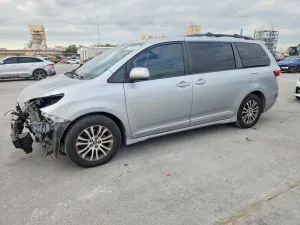 Toyota Sienna XLE 3.5L 6 2019
