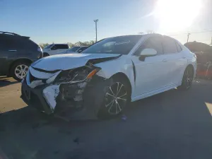 Toyota Camry SE 2.5L 4 2020