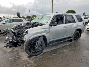 Toyota 4Runner SR5 4.0L 6 2016