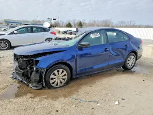 Volkswagen Jetta BASE 2.0L 4 2014