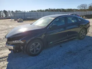 Kia K5 LXS 1.6L 4 2021