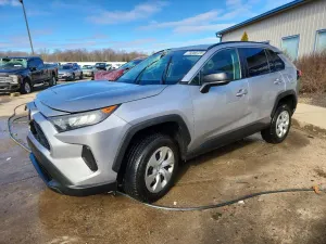 Toyota Rav4 LE 2.5L 4 2021