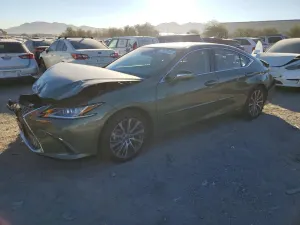 Lexus ES 2.5L 4 2020