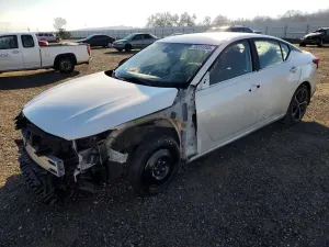 Nissan Altima SR 2.5L 4 2023