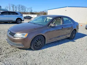 Volkswagen Jetta SE 2.5L 5 2013