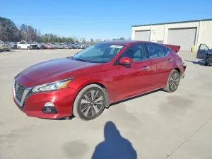 Nissan Altima SV 2.5L 4 2019
