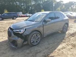 Audi Q3 2.0L 4 2024