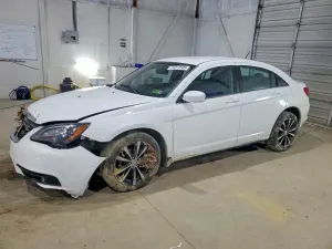 Chrysler 200 TOURING 3.6L 6 2012