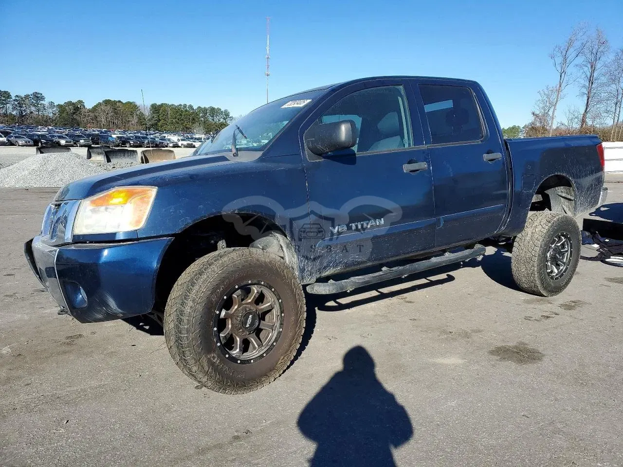 Nissan Titan S 5.6L 8 2011