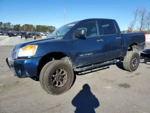 Nissan Titan S 5.6L 8 2011