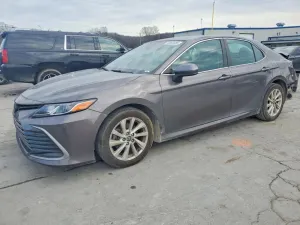 Toyota Camry LE 2.5L 4 2022