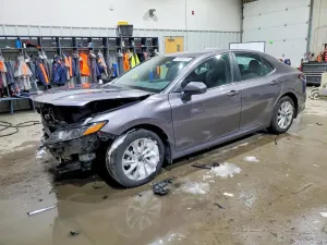 Toyota Camry LE 2.5L 4 2023