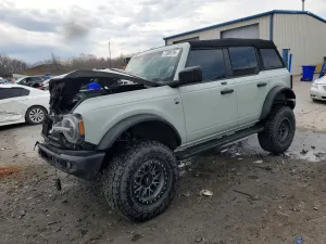 Ford Bronco BASE 2.3L 4 2021