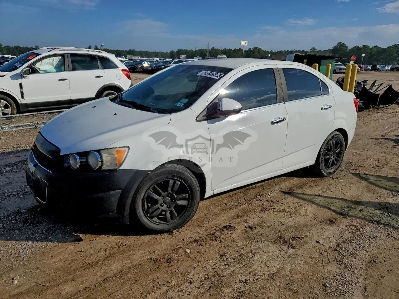 Chevrolet Aveo (Sonic) LT 1.4L 4 2013