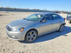 Volkswagen Passat SE 2.0L 4 2013