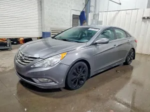 Hyundai Sonata SE 2.0L 4 2013