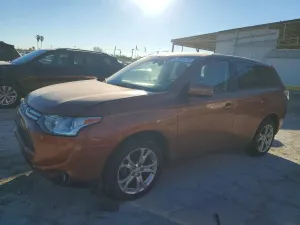 Mitsubishi Outlander SE 2.4L 4 2014