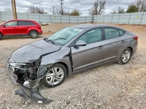 Hyundai Elantra SEL 2.0L 4 2020