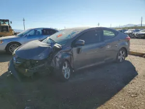 Hyundai Elantra GLS 1.8L 4 2013