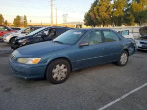 Toyota Camry CE 2.2L 4 2001