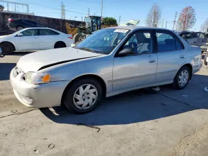 Toyota Corolla CE 1.8L 4 2001