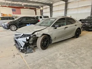 Toyota Camry 2.5L 4 2021