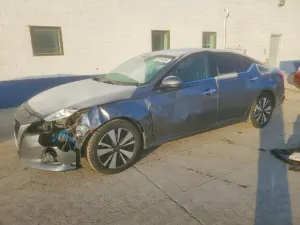 Nissan Altima SL 2.5L 4 2019