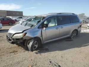 Toyota Sienna 3.5L 6 2012