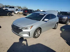 Hyundai Elantra SEL 2.0L 4 2019